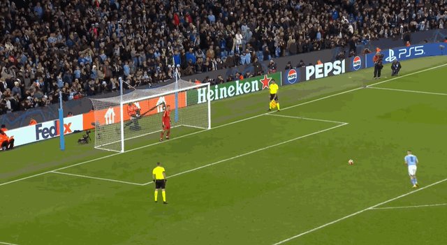 1713391431801092318.gif 科瓦失点.gif